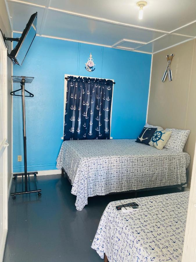 Blue Sky Rentals Útila Eksteriør billede